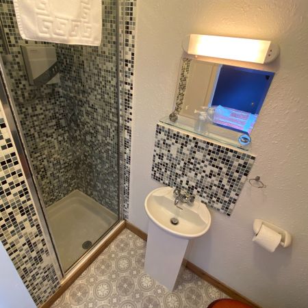 Ensuite_room_4.JPG